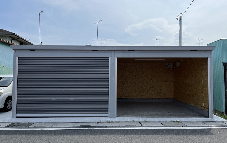 初月無料の屋外型トランクルーム 熊谷平戸ガレージの写真1
