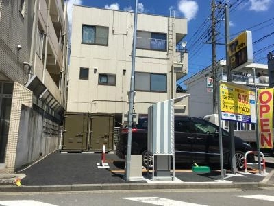 初月賃料無料のバイクボックス上野町店の写真