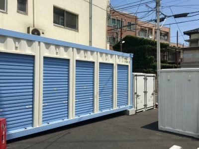 初月賃料無料の屋外型トランクルーム大島三丁目店の写真