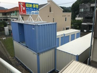 初月賃料無料の屋外型トランクルーム葉山一色店の写真