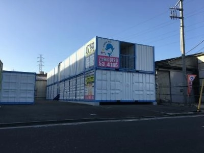 初月賃料無料の屋外型トランクルーム新羽店の写真