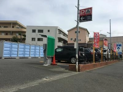 初月賃料無料の屋外型トランクルーム藤沢本町店の写真