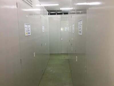 初月賃料無料のトランクルーム氷川町店の写真