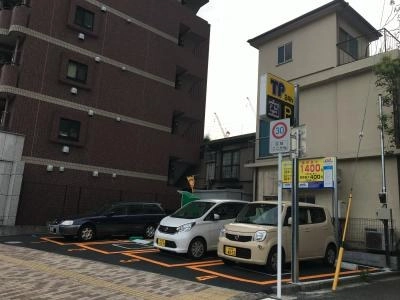 初月賃料無料の屋外型トランクルーム東神奈川店の写真