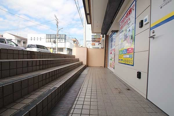 トランクルーム横須賀根岸町店プラスルームの写真