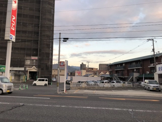 収まるくん倉庫　西原店の写真