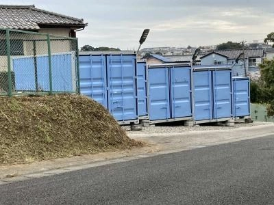 初月賃料無料の屋外型トランクルーム秦野北矢名店の写真