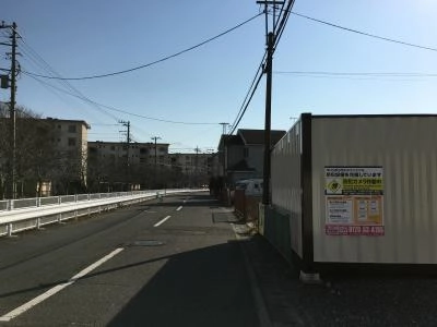 初月賃料無料の屋外型トランクルーム柳島海岸店の写真