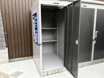 初月賃料無料の屋外型ミニトランクルーム太秦店の写真