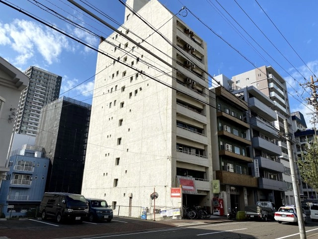 トランクルーム名古屋千代田店プラスルームの写真