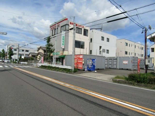 コンテナスクエア庄内緑地店の写真