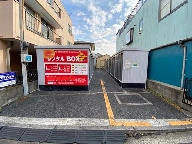 GRANDYレンタルBOX仲通の写真