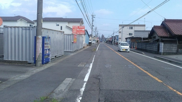 コンテナスクエア前飛保店の写真