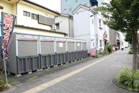 初月賃料無料のバイクボックス町田市中町店の写真