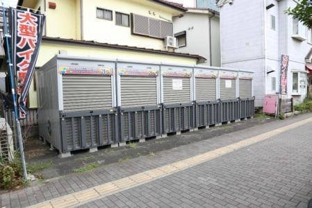 初月賃料無料のバイクボックス町田市中町店の写真