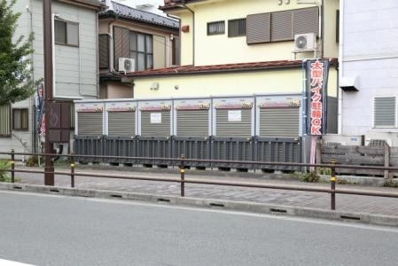 初月賃料無料のバイクボックス町田市中町店の写真